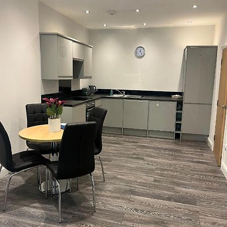 Contemporary Apartment Great Location With Private Car Park Keighley Exteriör bild