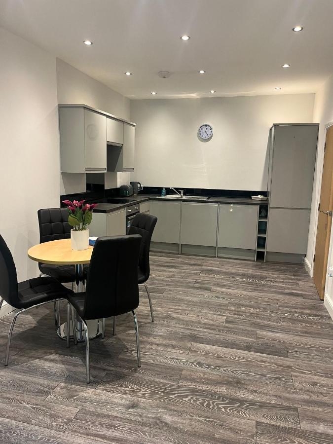 Contemporary Apartment Great Location With Private Car Park Keighley Exteriör bild